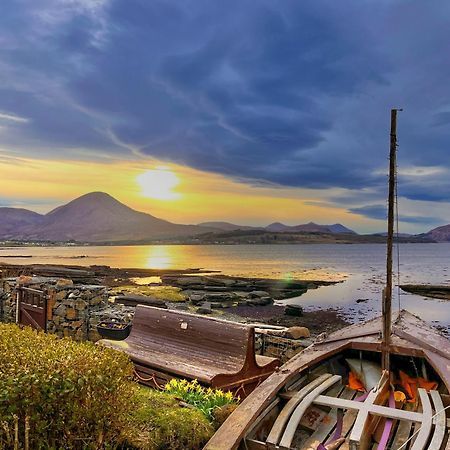 Carnmhor, Isle Of Skye - Stunning 242 Year Old Cottage On Its Own Sea Shore! Breakish Exterior photo